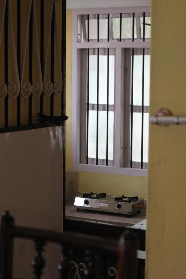 Bed And Bath For 1-8 People Hotel Thiruvananthapuram Exterior foto